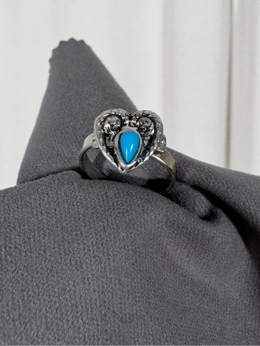 Vintage Silver Tone Turquoise Heart Ring